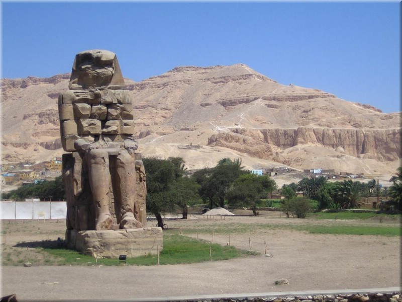 105Aegypten2007MemnonKolosse.JPG