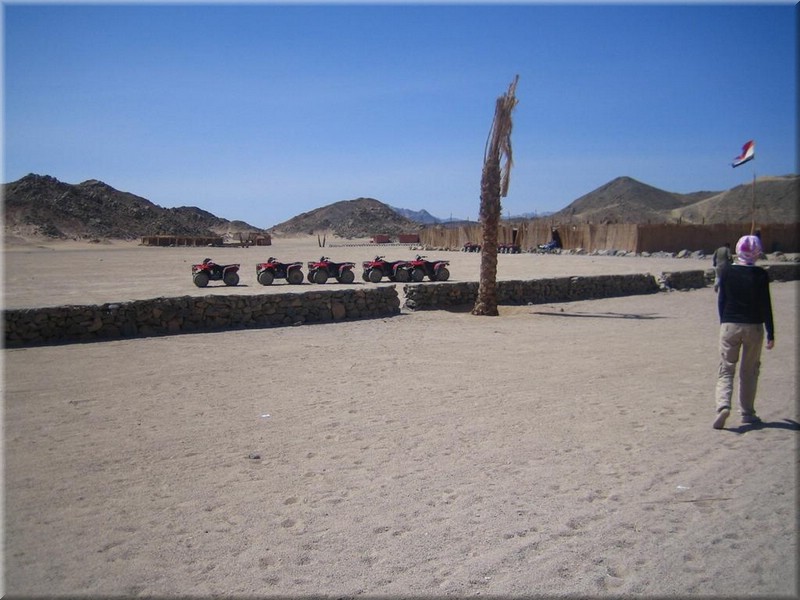 664Aegypten2007QuadtourKamelreiten.JPG