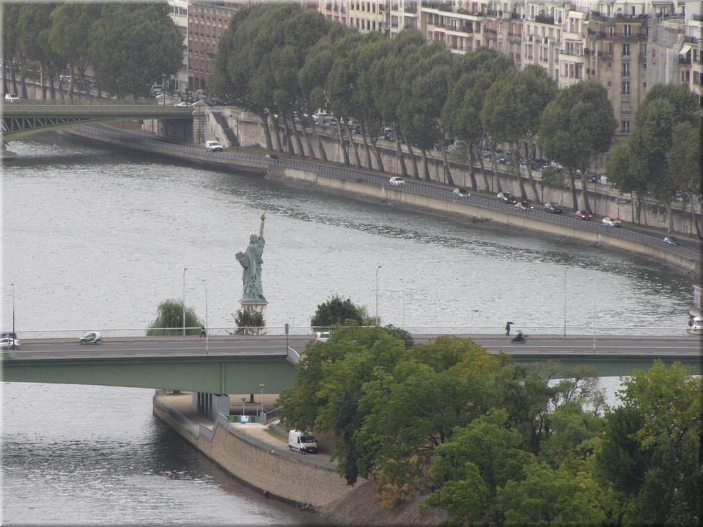 2_Paris_2012_180ParisFreiheitsstatur.JPG