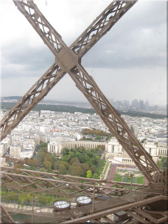2_Paris_2012_183AufDemWegZur281MeterMarke.JPG