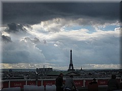 2_Paris_2012_216LaFayettePerfektePlattformFuerSuperAussicht.JPG