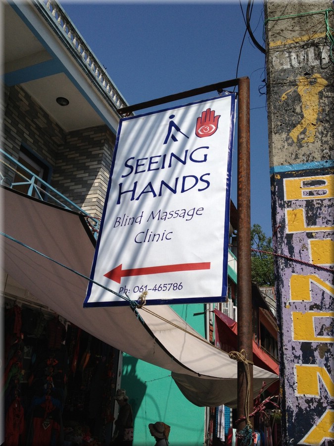 2013_04_27_Pokhara_Grossartige_IDEE_Blinde_massieren_Dich.JPG