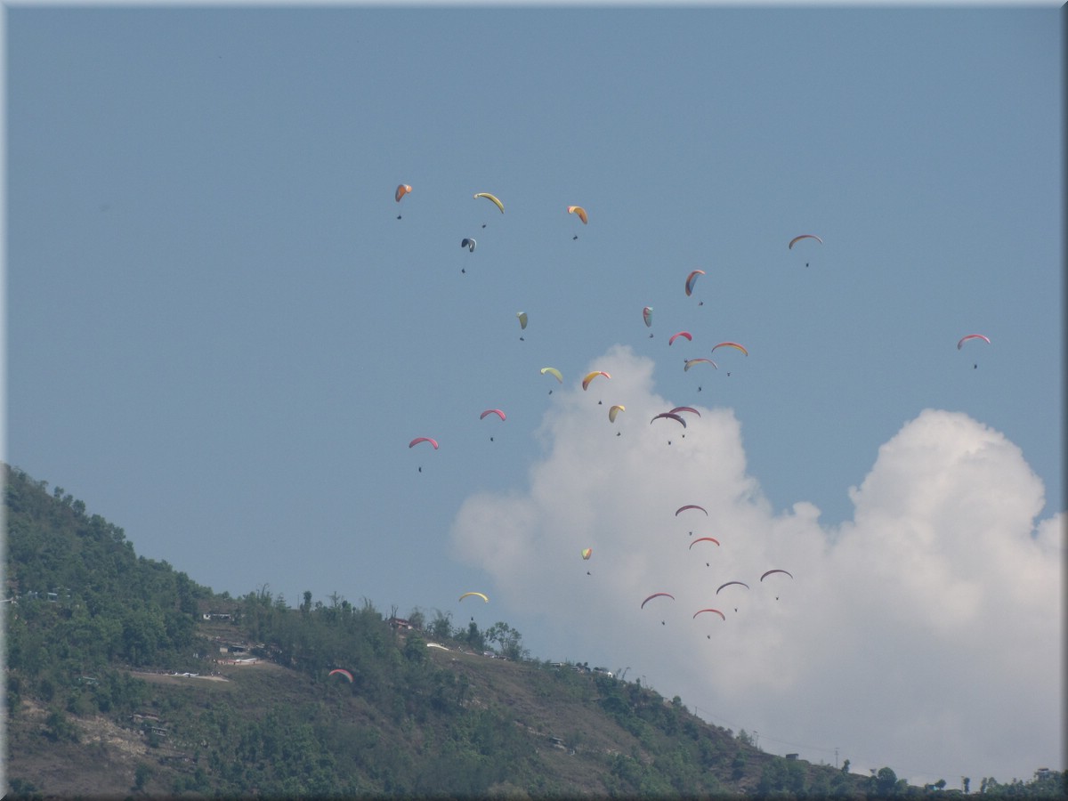 2013_04_27_Pokhara_World_Peace_Pagoda_Devis_Fall0423.JPG