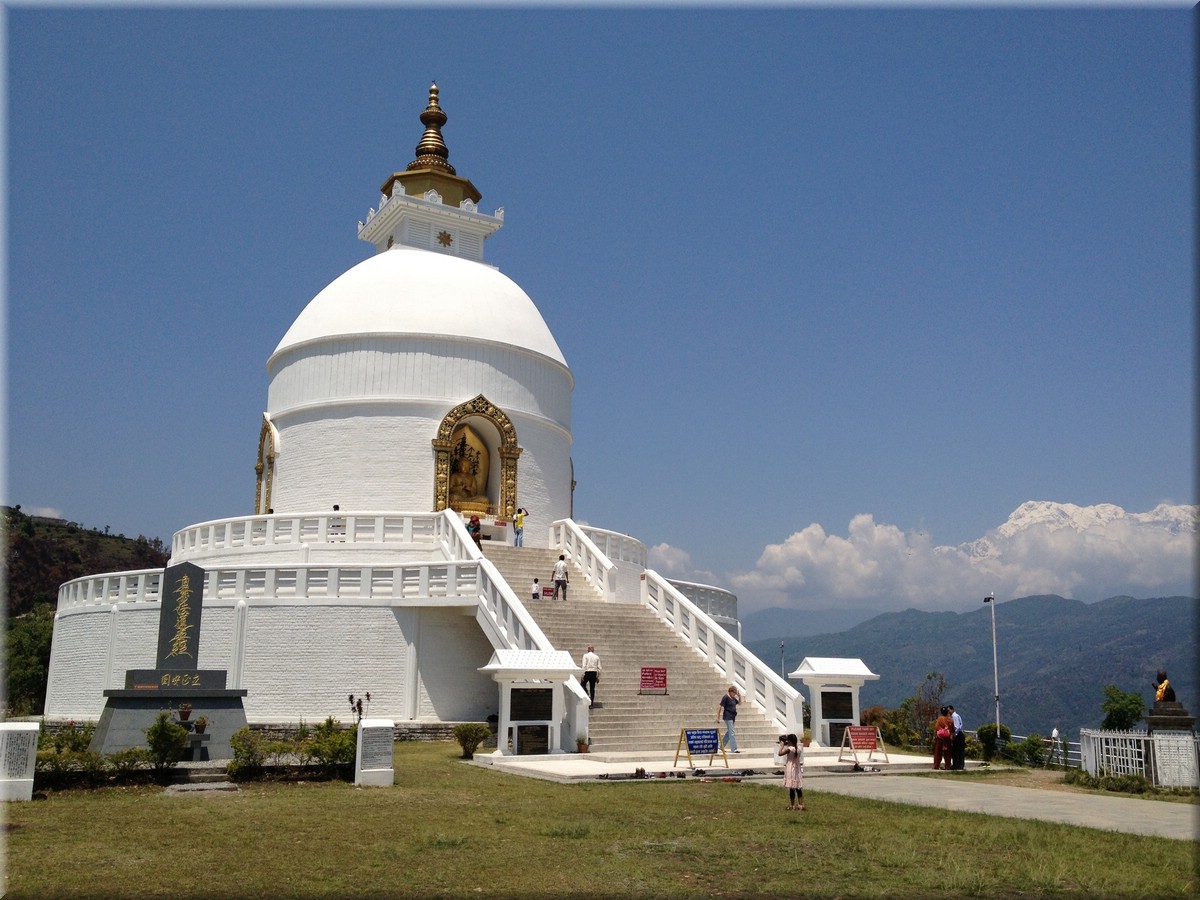 2013_04_27_Pokhara_World_Peace_Pagoda_Devis_Fall1011.JPG