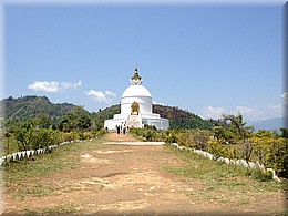 2013_04_27_Pokhara_World_Peace_Pagoda_Devis_Fall1007.JPG