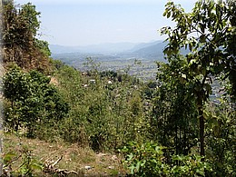 2013_04_27_Pokhara_World_Peace_Pagoda_Devis_Fall1012.JPG