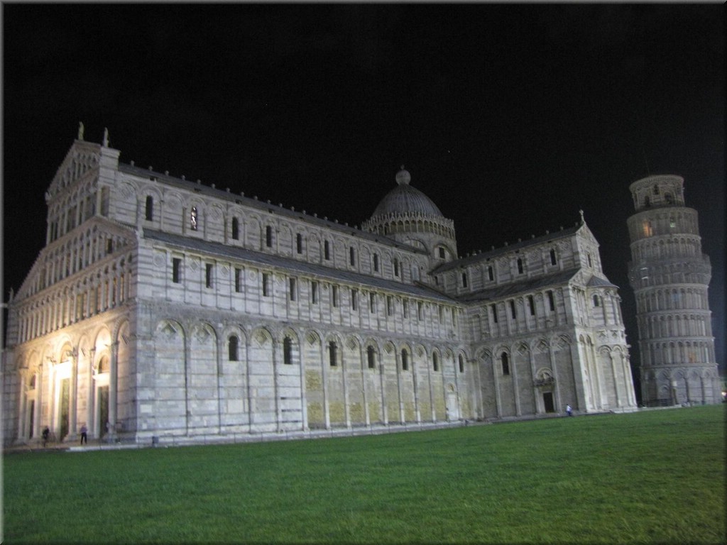 03_Pisa_by_night_ (1).JPG