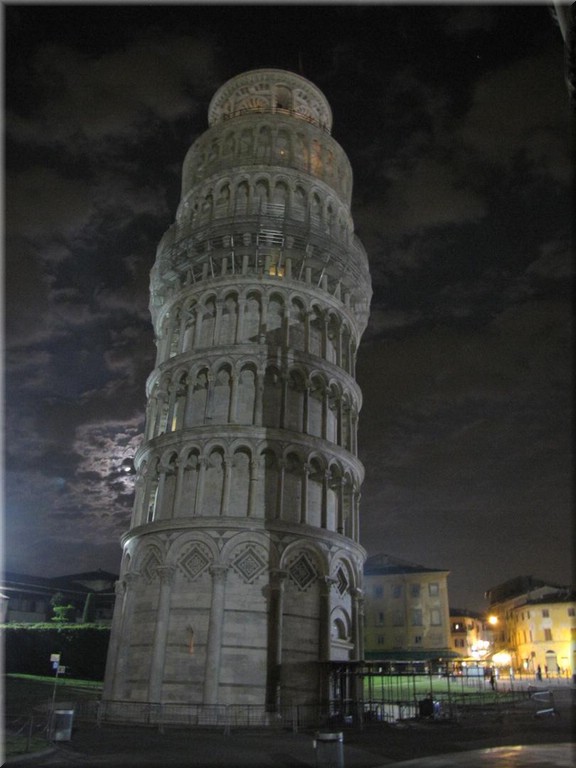 03_Pisa_by_night_ (42).JPG