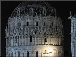 03_Pisa_by_night_ (31).JPG