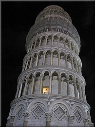 03_Pisa_by_night_ (33).JPG