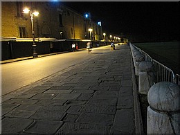 03_Pisa_by_night_ (9).JPG