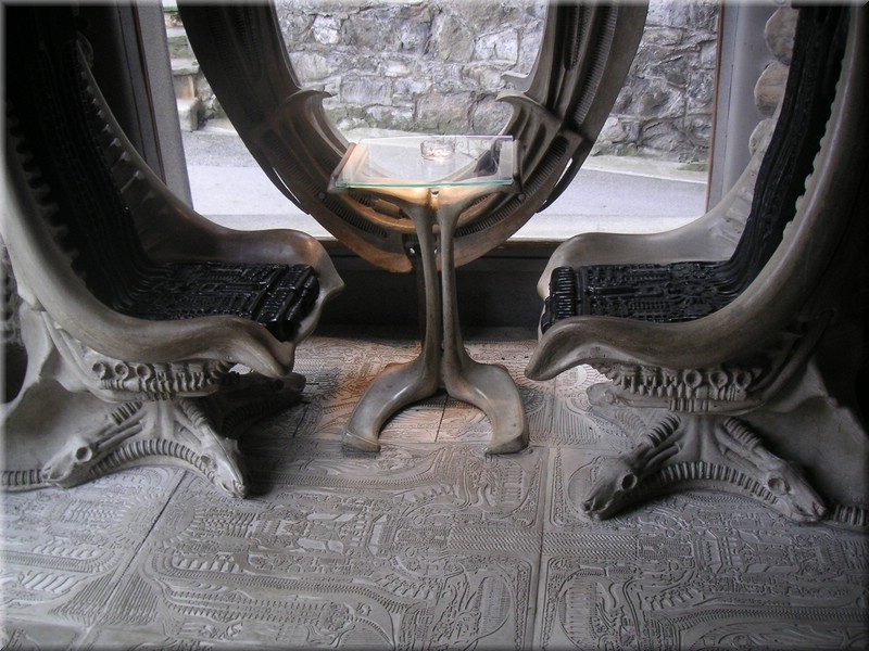 Bar 021GigerSchweizGreyerz.jpg