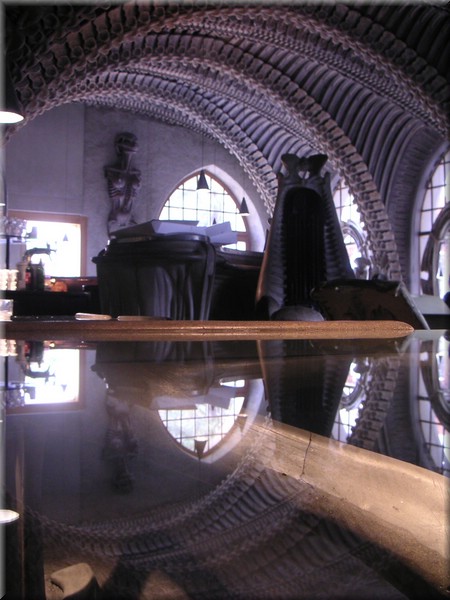Bar 034GigerSchweizGreyerz.jpg
