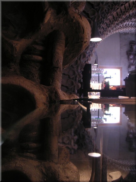 Bar 036GigerSchweizGreyerz.jpg