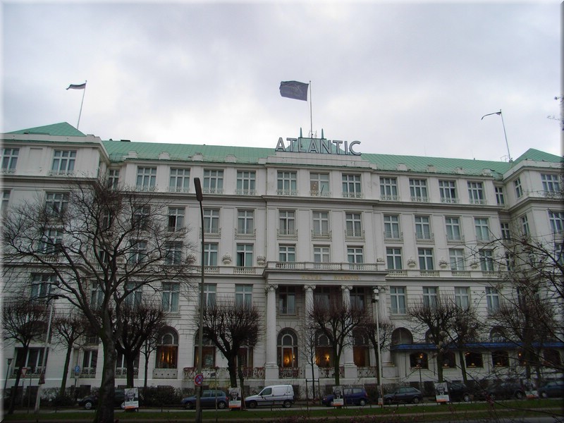407_HH_an_der_Alster_Januar2008.JPG