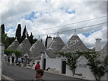 Italien_20012_233_Trulli_Alberobello.JPG