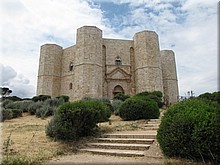 Italien_20012_272_castel_del_monte.JPG