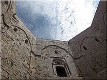 Italien_20012_276_castel_del_monte.JPG