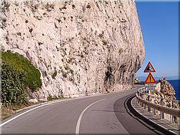 0389 von San Remo ueber Savona nach Genua hinter Finale Ligure.JPG