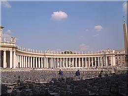 1355 Rom Vatikanstadt Plazza Venezia und Coloseum by night.jpg