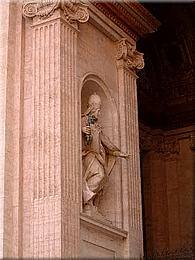 1420 Rom Vatikanstadt Plazza Venezia und Coloseum by night.jpg