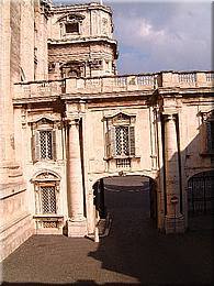 1543 Rom Vatikanstadt Plazza Venezia und Coloseum by night.jpg