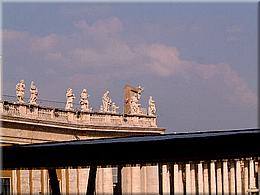 1649 Rom Vatikanstadt Plazza Venezia und Coloseum by night.jpg