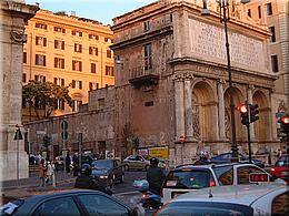 1716 Rom Vatikanstadt Plazza Venezia und Coloseum by night.jpg